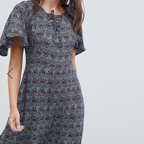 ASOS Rage Lace Up Front Frill Sleeve Dress NWOT - Picture 4 of 9